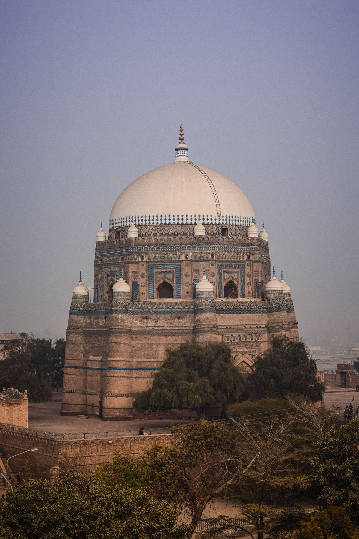 Shrine of Shah Rukn-i-Alam, facing Nigar Khana
